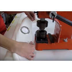 Usługa nabijania przelotek-kółek metalowych