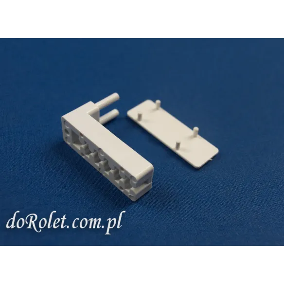 Non-invasive adjustable bracket for pleated blinds - white