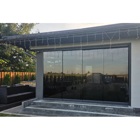 Ścianki szklane przesuwne- system z szybami przyciemnianymi